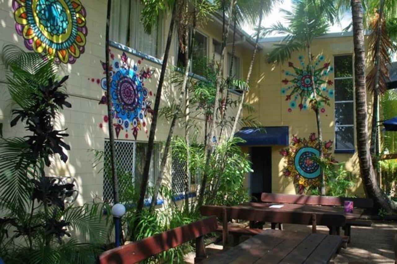 Mad Monkey Village Cairns Exterior photo